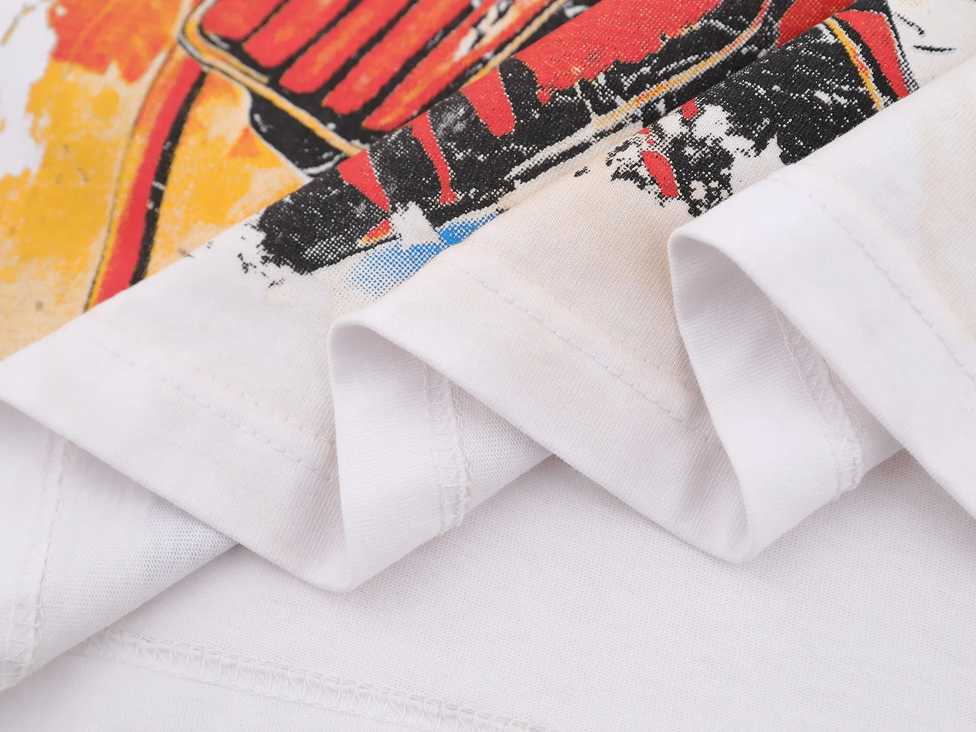 V510# P116 Vale Forever Valley Sport Dept Tee Washed and Distressed American Trendy T-Shirt Short Sleeve Vale is currently the most popular young street fashion brand in the United States. It is famous for its innovative interpretation of traditional American style and streetwear, creating a unique texture through the use of heavy printing, zippers and distressed patches.  color: White (washed white) size: S M L XL